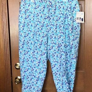 Liz Claiborne Ditsy Print Capris, NWT